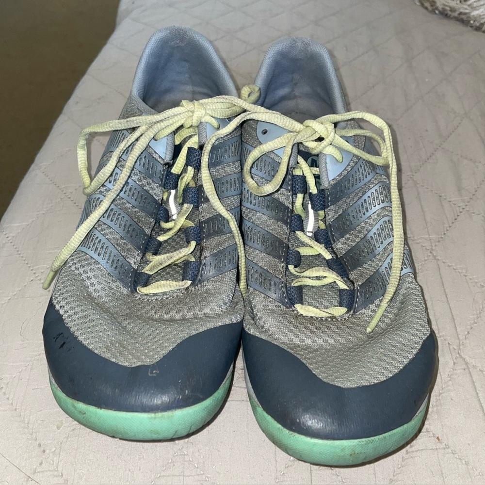 Merrell Barefoot Ever Glove size 9..